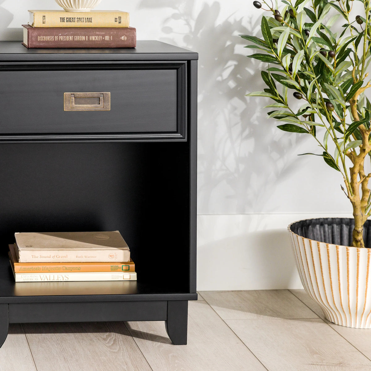 18" Solid Wood 1-Drawer Nightstand K1767