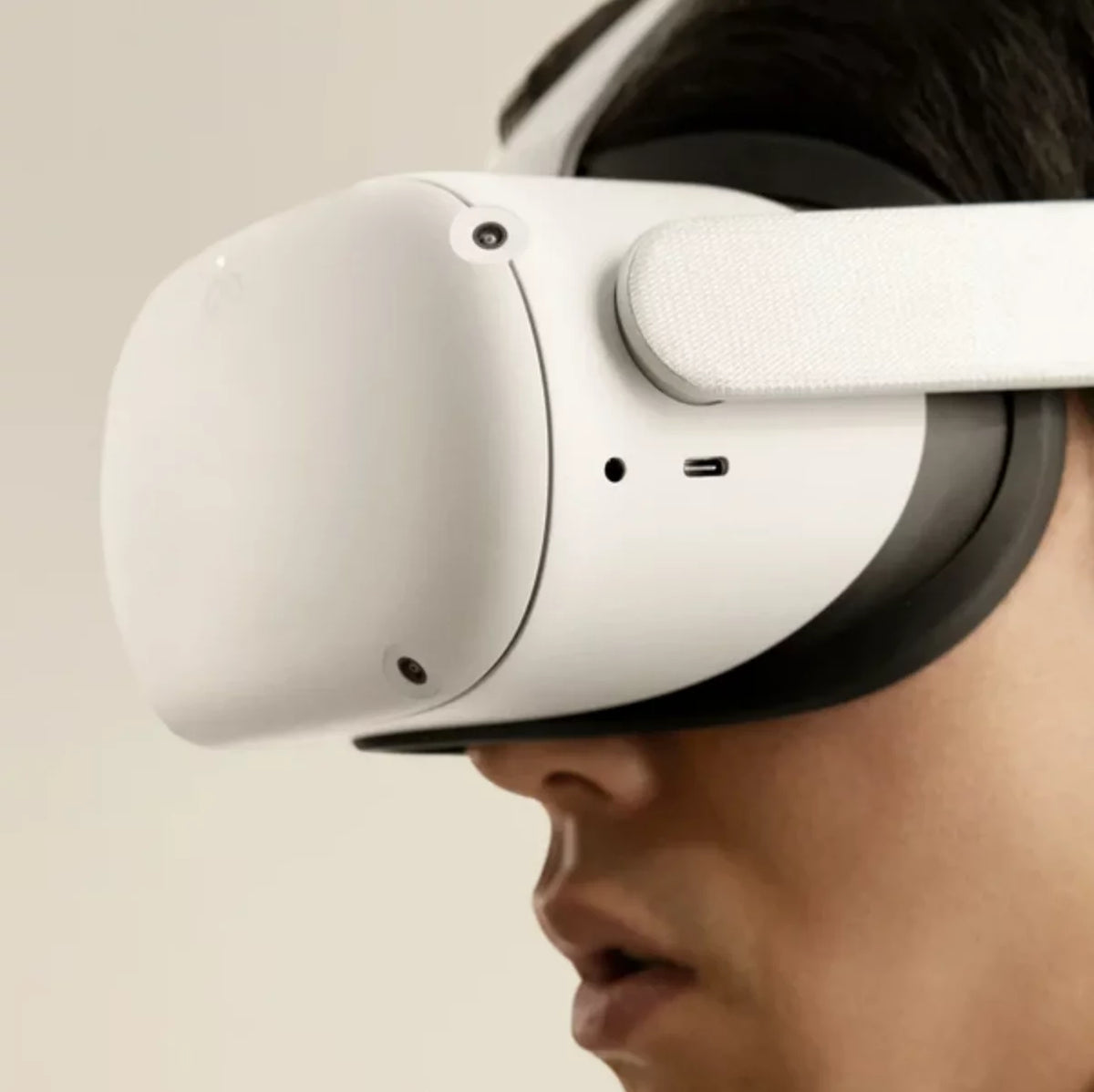 All-In-One VR Headset with Touch Controllers 256GB J249