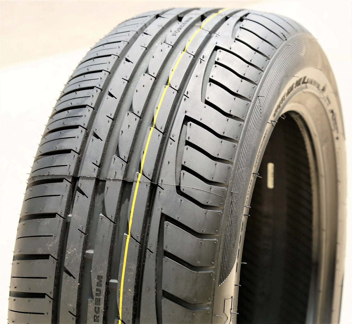 205/55ZR16 94W XL High Performance Tire A537626
