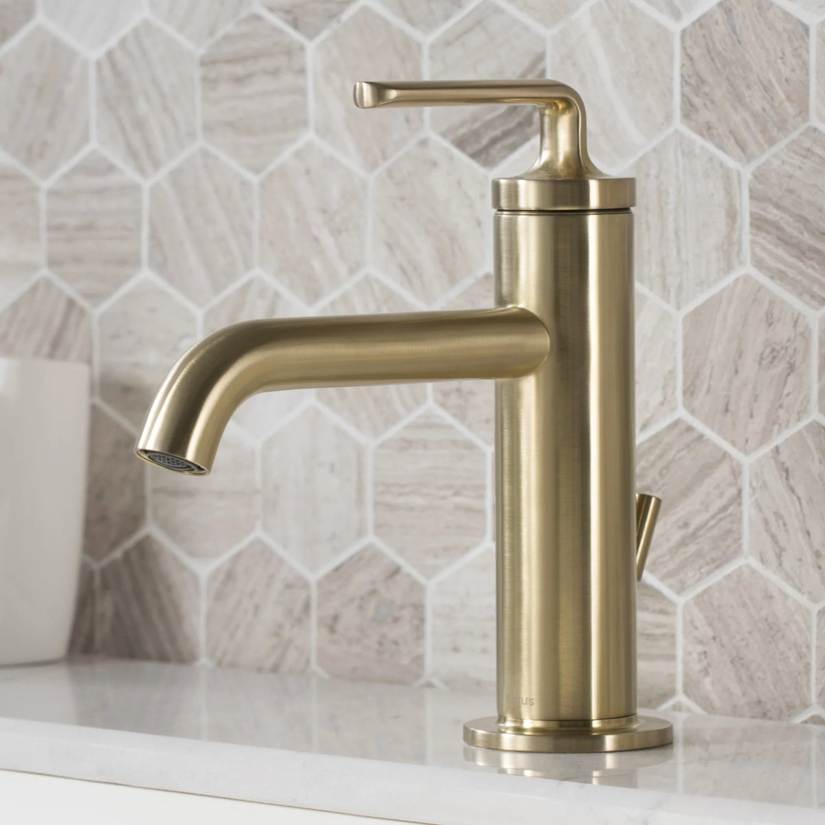 Single Handle Bathroom Sink Faucet with Lift Rod Drain O97449