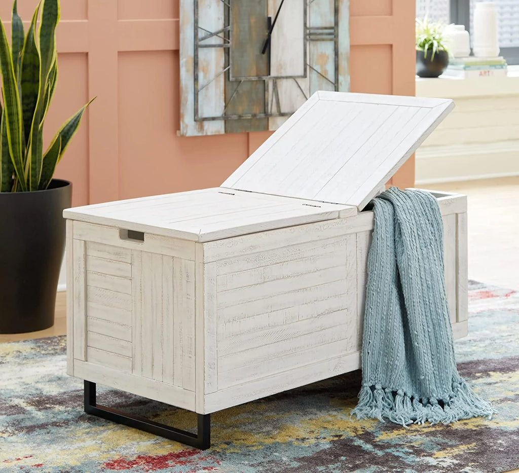 Storage Trunk or Coffee Table Q495